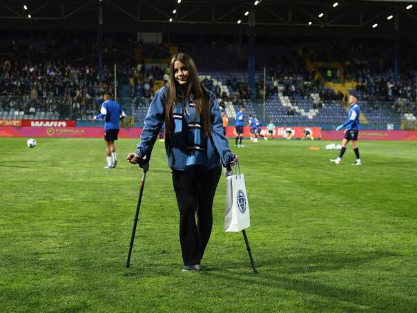 Tears and applause at Grbavica: The return of the little heroine Ella Jovanović