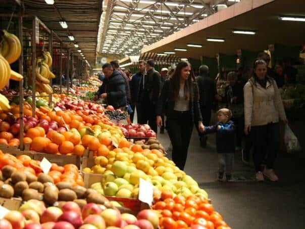 Fruit is becoming a luxury: BiH imports more and more, prices "crazy" are growing