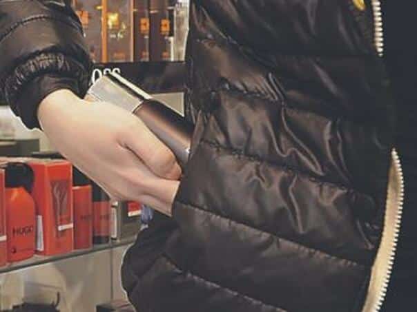 A woman from Zagreb admitted that she stole perfumes in Bosnia and Herzegovina