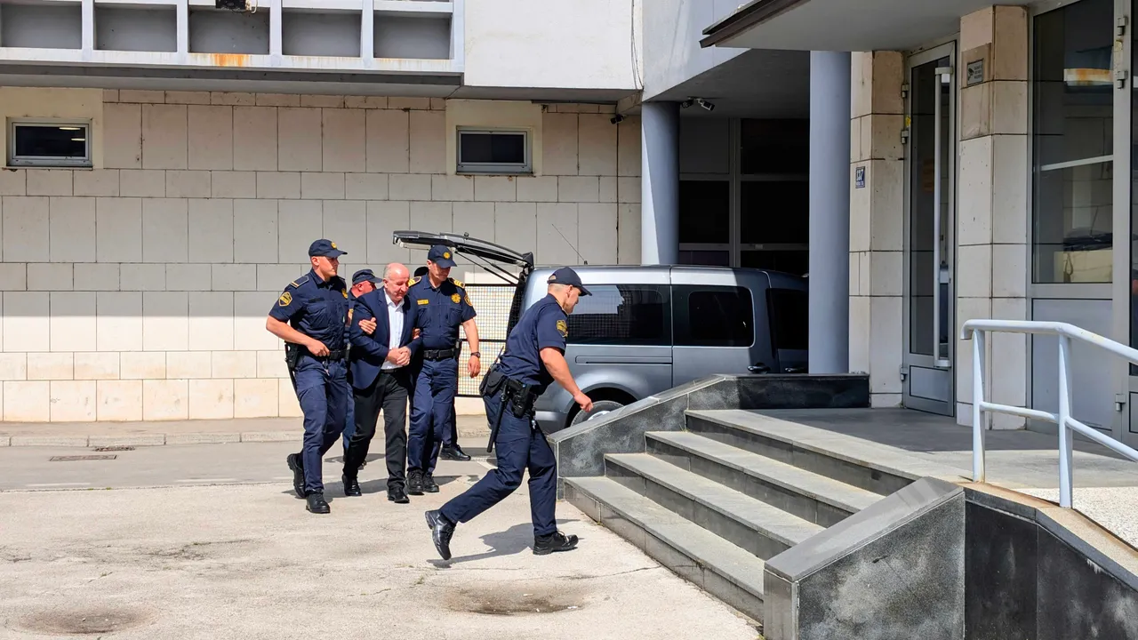 Bringing the accused to trial for exploitation of minors. Source: PIN