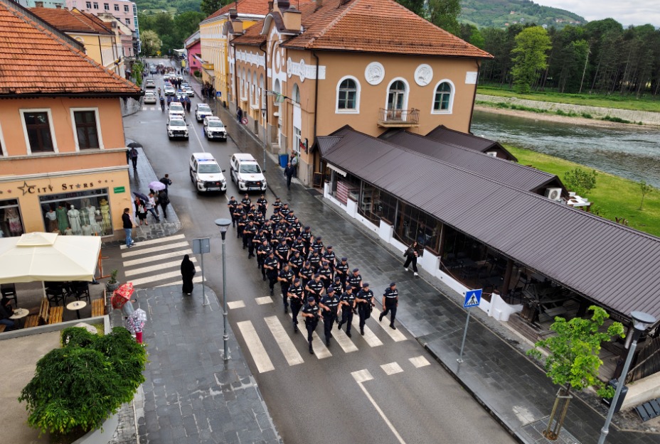 Haris Begović from Tešnj received the Silver Badge at the celebration of the Police Day of the MUP ZDK