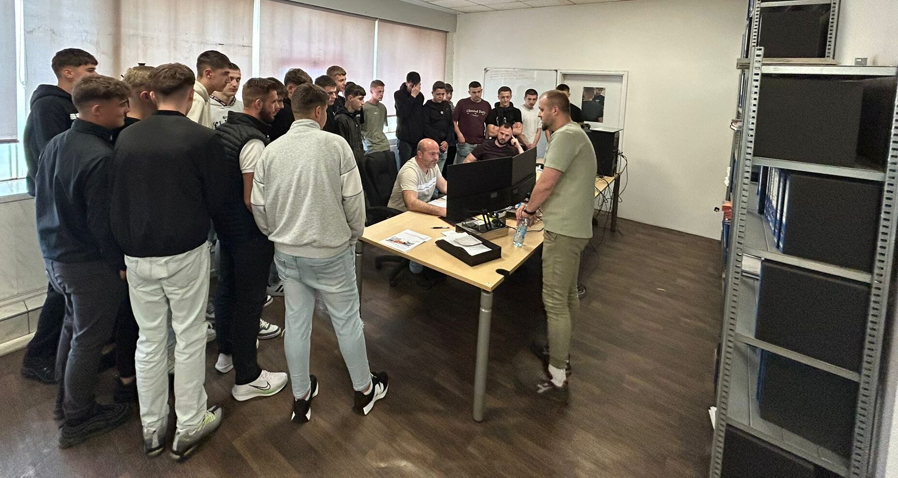 Pupils of Mixed High School Tešanj visited Hemtech company