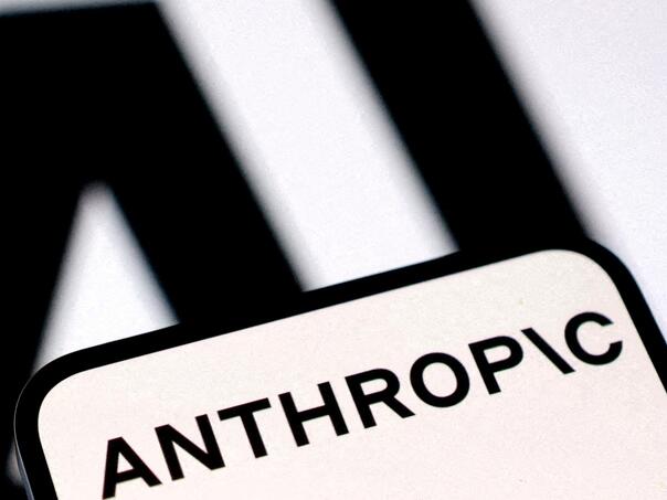 AI Race Accelerating: Anthropic Overtakes OpenAI in Valuation