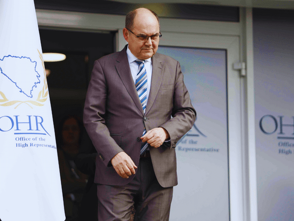 Christian Schmidt is considering resigning