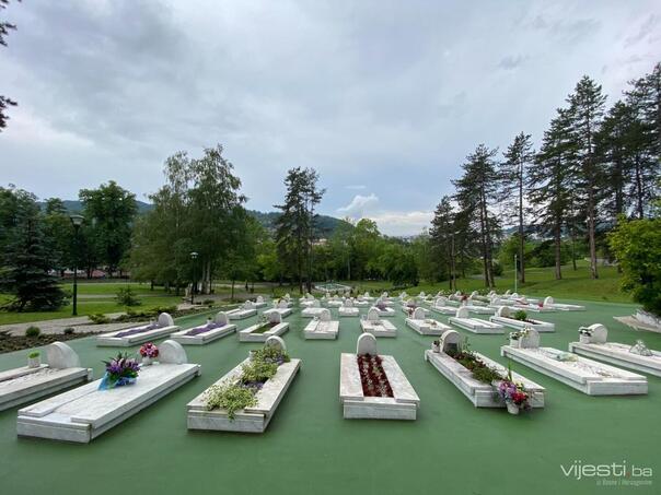 The gate remembers, politics divides: only the Federation of Bosnia and Herzegovina remembers Tuzla’s youth