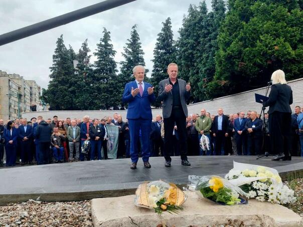 Lendo: Golden lilies remain a symbol of honor, courage and defense of Bosnia and Herzegovina