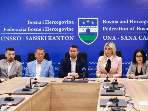 The Ministry of Education, USK, organizes the traditional Maturijada for high school graduates from Krajina