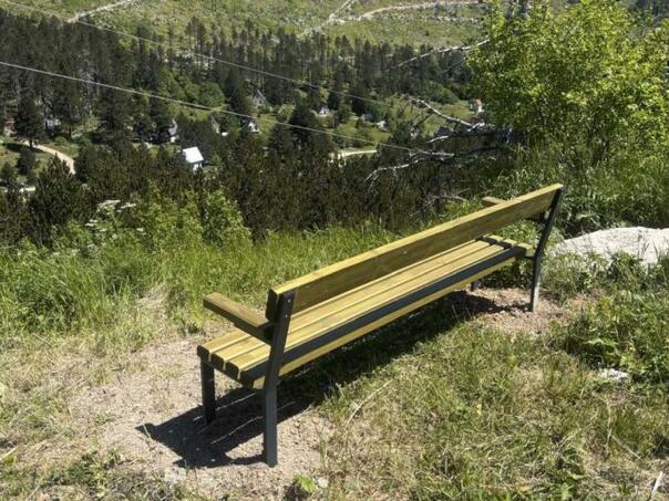 New benches have been installed at picnic areas around Mostar