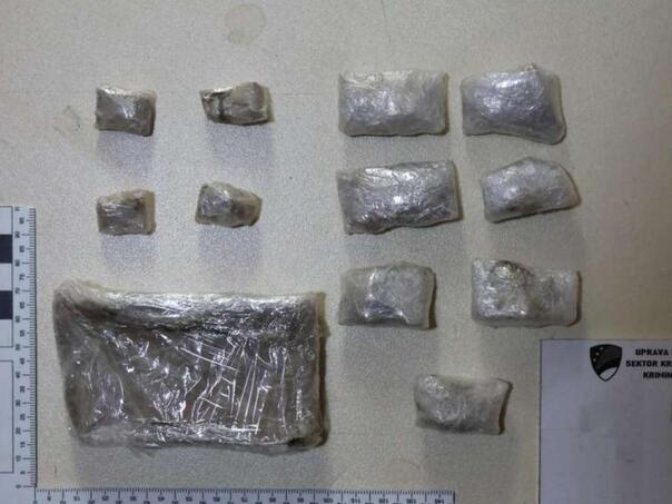 The police in Mostar found heroin, a scale and a large amount of money