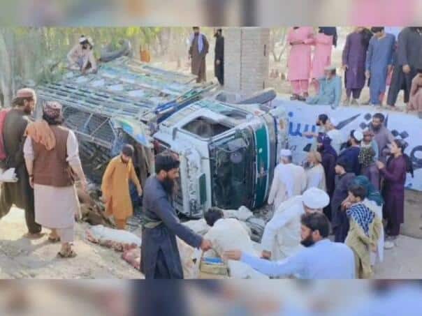 A truck overturned in Afghanistan, at least 18 dead