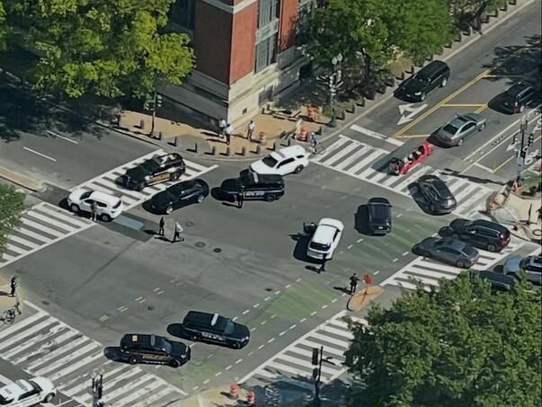 Shooting near the White House, closed part of downtown Washington
