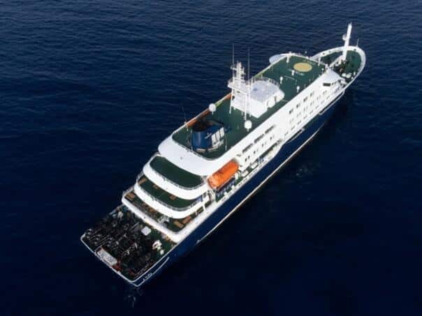 The USA organizes the evacuation of passengers from "death cruiser" due to the hantavirus outbreak