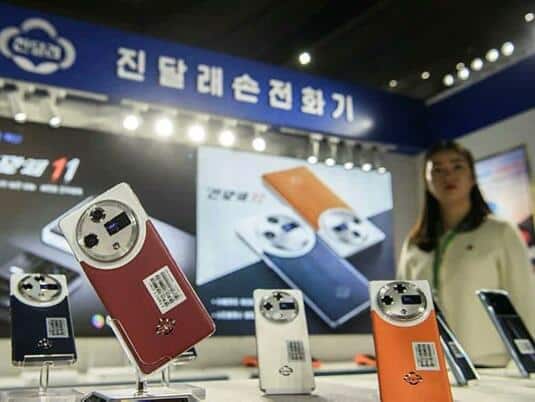 North Korea presents a domestic smartphone at the fair