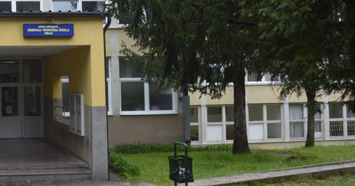 Secondary technical school Tešanj published the boards of graduates