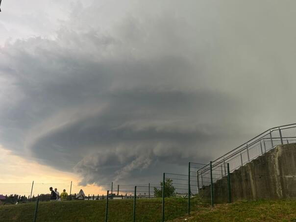 A storm is coming to Bosnia and Herzegovina: showers are expected, hail is also possible
