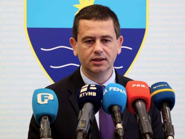Šuta: HNK gets a completely new law on real estate transaction tax