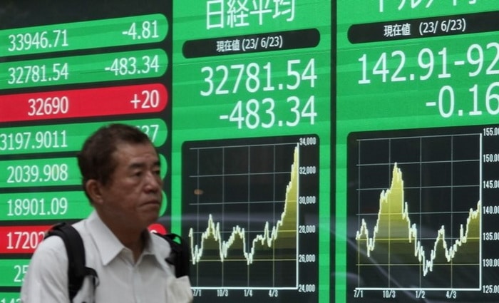 The sell-off in the technology sector continued