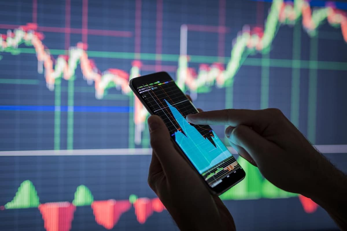 Asian markets fell due to renewed tensions in the Middle East