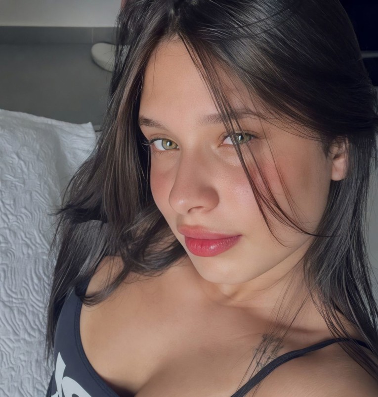 A Brazilian model (21) forgot to fasten the rope while bungee jumping, she died