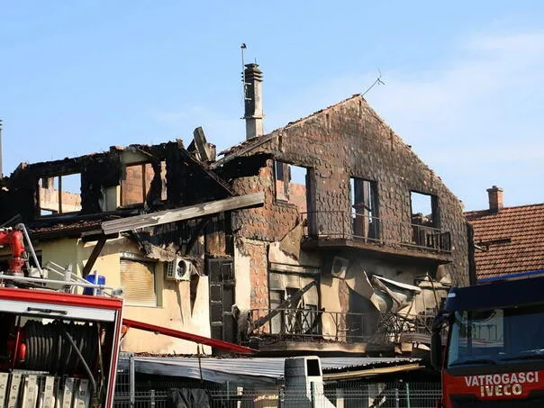 Horror in Derventa: He set fire to a house with 13 people and threatened to kill them