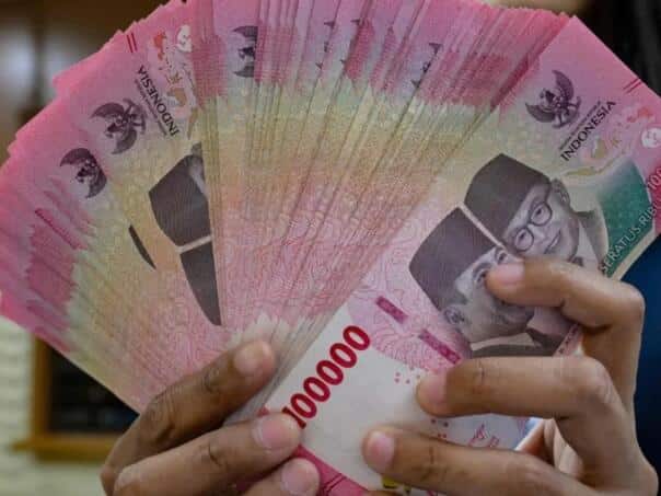 Indonesian rupiah at record low as economic pressures mount