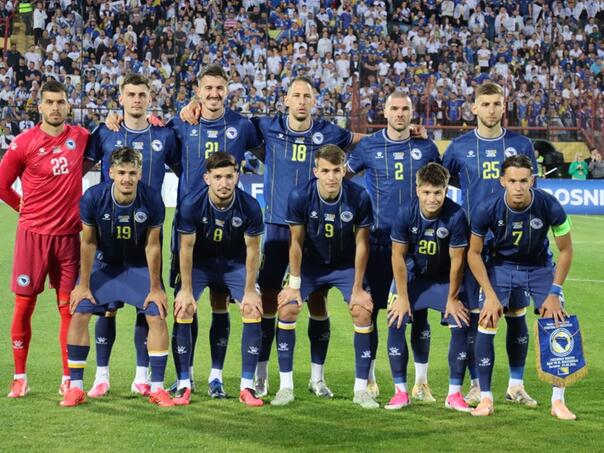 Who is Aleksandar Gajić who will perform the BiH national anthem against Canada?