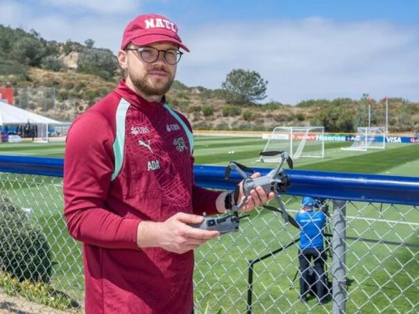 Who is the Bosnian spying for Switzerland? He even follows the Dragons’ social networks