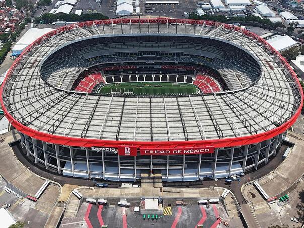 The legendary Azteca Stadium shone in a new guise: Ready for the historic opening of the World Cup