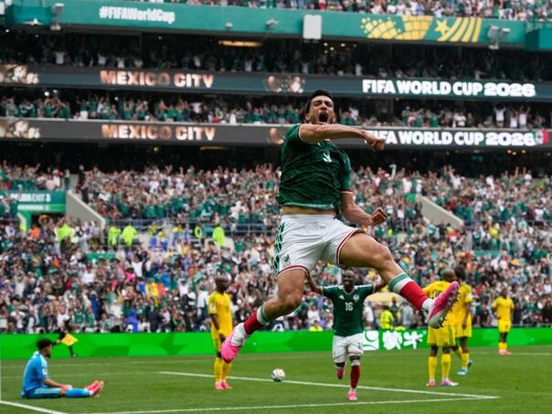 Match with three red cards: Mexico routinely defeated South Africa in the opening of the World Cup