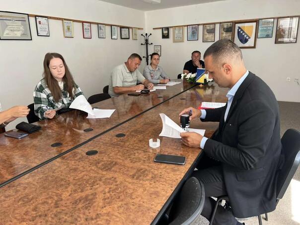 The municipality of Pale in FBiH provides scholarships to students and high school students
