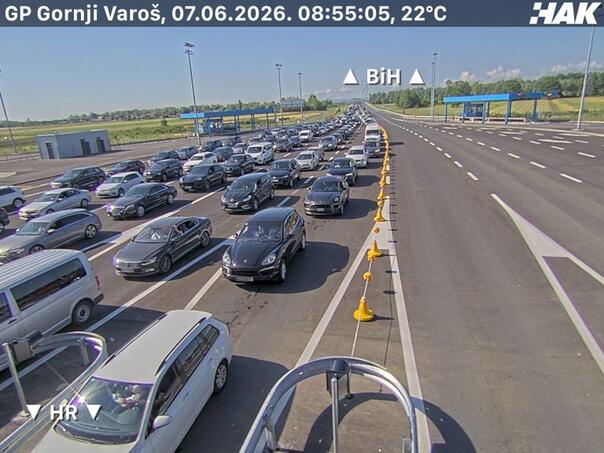 Traffic chaos in BiH: Columns at the borders and restrictions on the highways