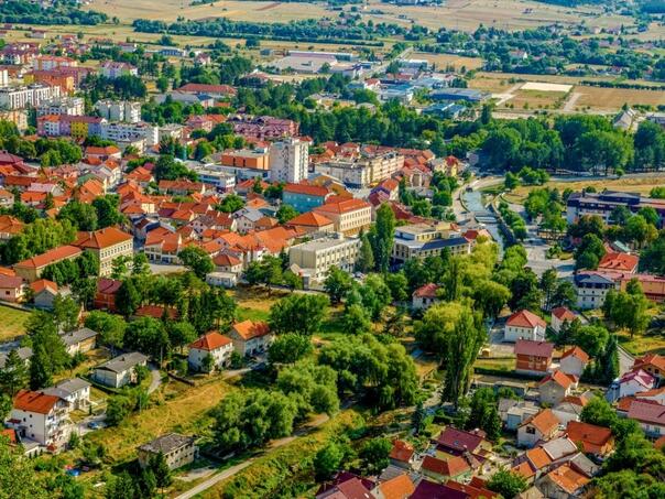 Scandal near Livno: During the night, the flags of BiH and RBiH were set on fire and removed