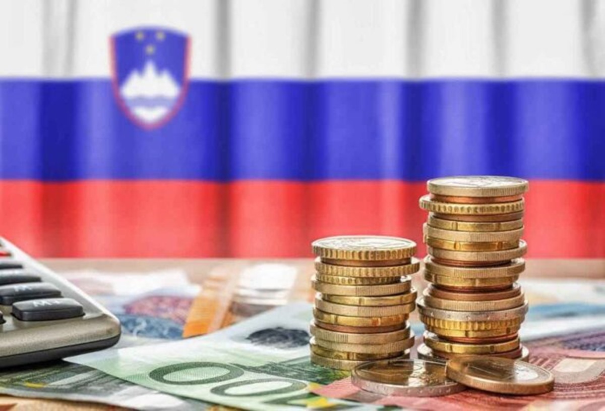Slovenian banks in the first four months with a 15 percent lower profit