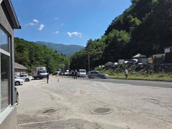 Serious accident near Hadžić: Collision of three vehicles