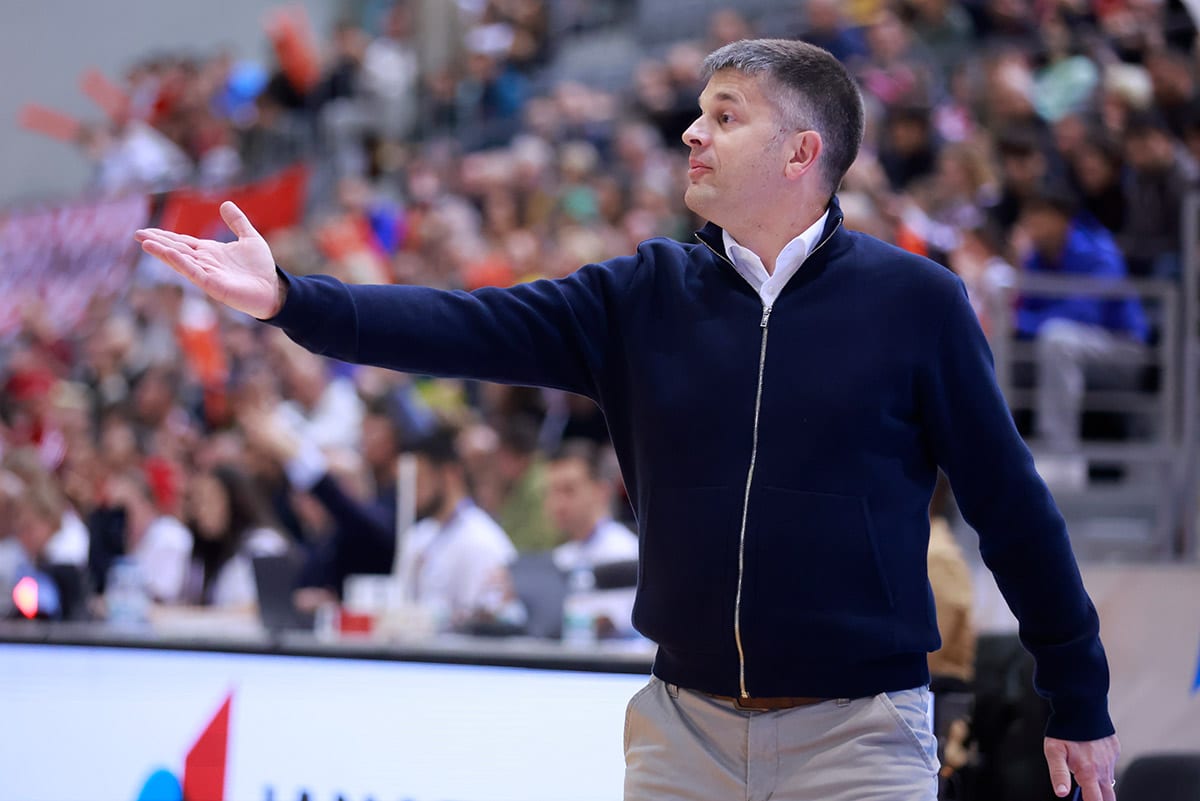 Mijatović selected 18 Croatian players for the key qualifying matches