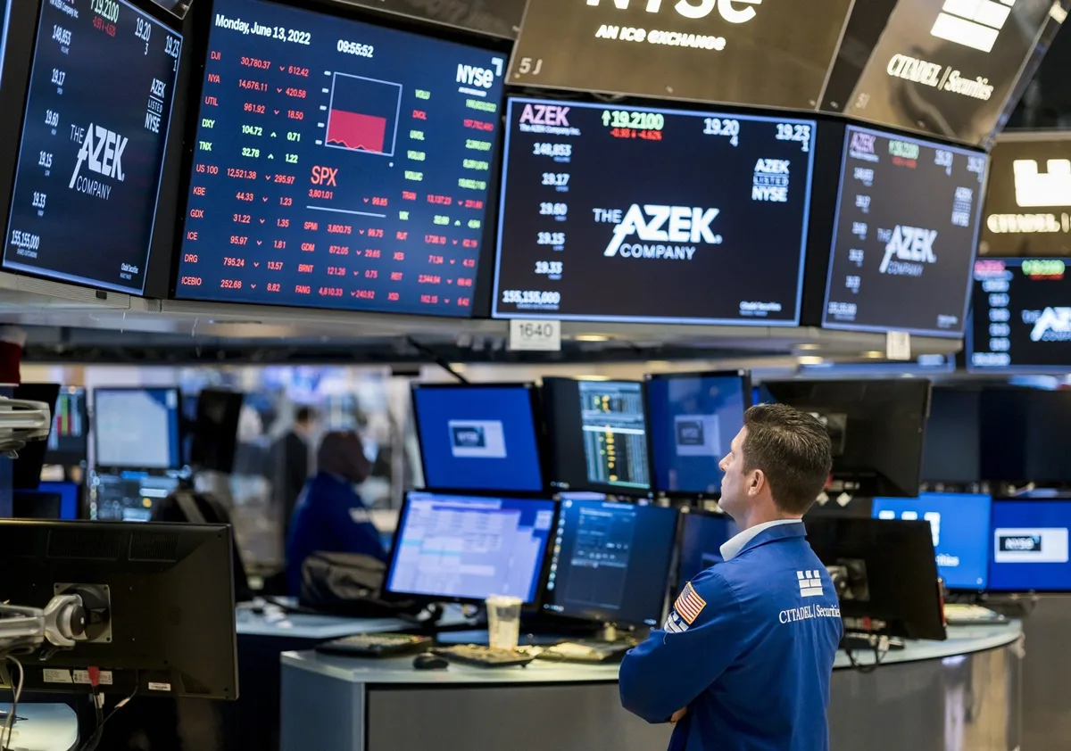 Nasdaq sinks, Micron loser of the day