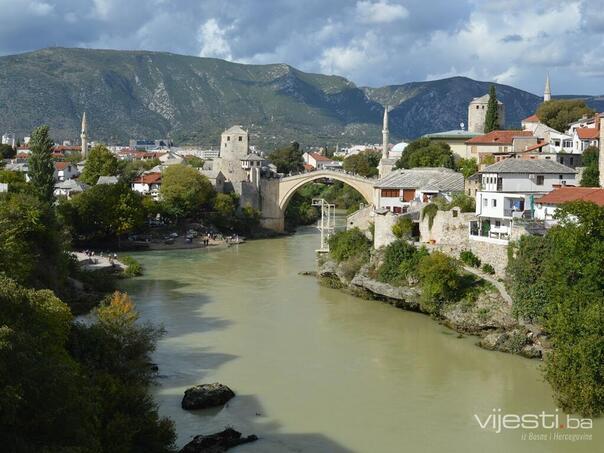 Due to the predicted rainfall, a rise in water levels and local flooding is possible