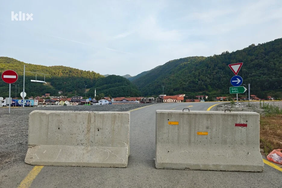 The section of the highway near Žepč is closed due to the continuation of the works, drivers are again using the M-17 highway