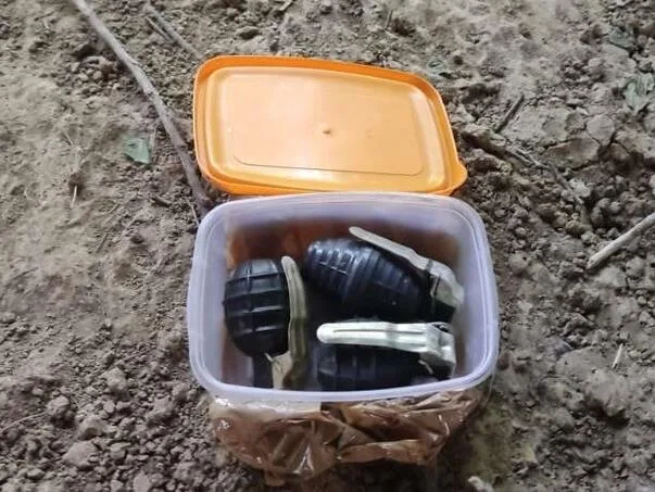 Brčko: Children found three hand grenades during the game
