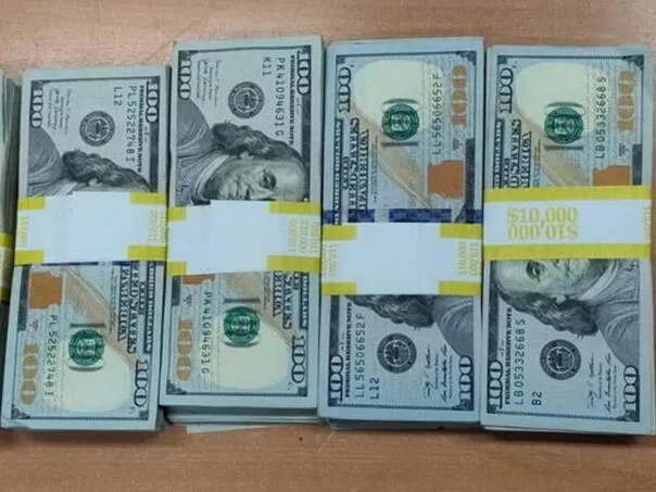 Customs officials stopped the vehicle of BiH. registration: US citizen stashed $50,000 in cash