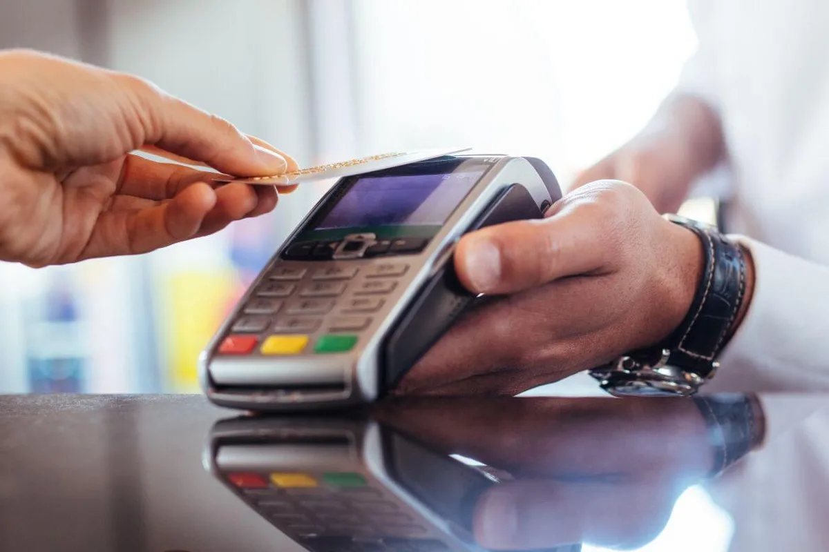 The end of complete digitization? Sweden is reintroducing cash in stores