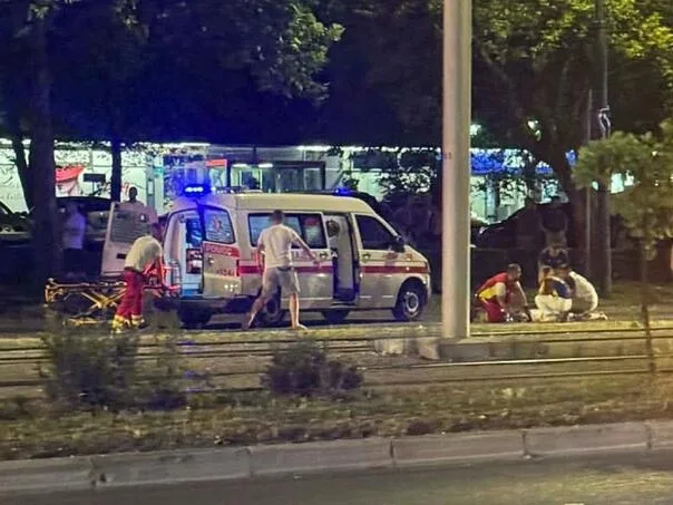 The young man who fell from the roof of the car while celebrating the victory of the Dragons has died