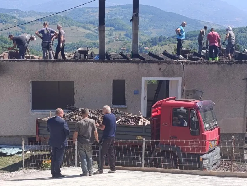 Minister Adnan Sirovica visited the Haseljić family: the Ministry will provide urgent help after the fire that destroyed their home