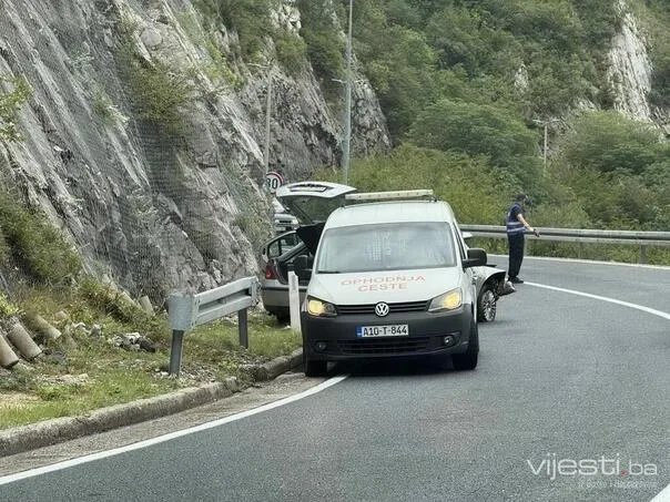 Accident on the M-17 highway near the Begić and Begović bridges, traffic slowed down